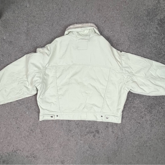 Levi's Mint Green Miro Corduroy Trucker Jacket with Sherpa Collar - Picture 5 of 7